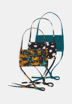 De gros ⭐ Friboo Se Vend Bas Prix 3 PACK - Masque en tissu accessoires imprim&eacute; animal unisex 🎉 -Friboo Soldes 89b5f79a22e4412fb427c03c0ab4b0fc