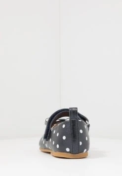 Le moins cher ✔️ Friboo Babies Prix Exclusifs ballerines rond enfant 🧨 11 Le moins cher ✔️ Friboo Babies Prix Exclusifs ballerines rond enfant 🧨 -Friboo Soldes cdc6b761c41d4a67b6a22da203c7af3a