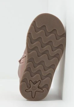 Meilleur prix ✔️ Marchandise de première qualité Friboo Bottines bottes et bottines rond kids ✔️ -Friboo Soldes e559e86853784ca7bc06a51c0f599d89