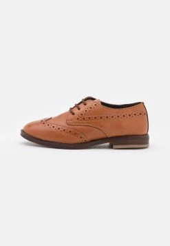 Les meilleures critiques de ⭐ Friboo Prix Dynamité LEATHER - Derbies chaussures de ville rond kids 🧨 -Friboo Soldes f187d9866f0d4e439dbd9e265db9e886 2